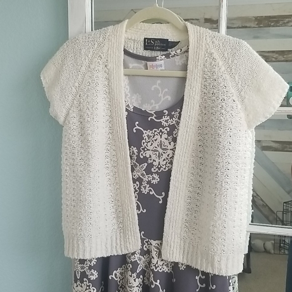 Vintage S Off-White Shrug Sweater 🌹 - Picture 2 of 9